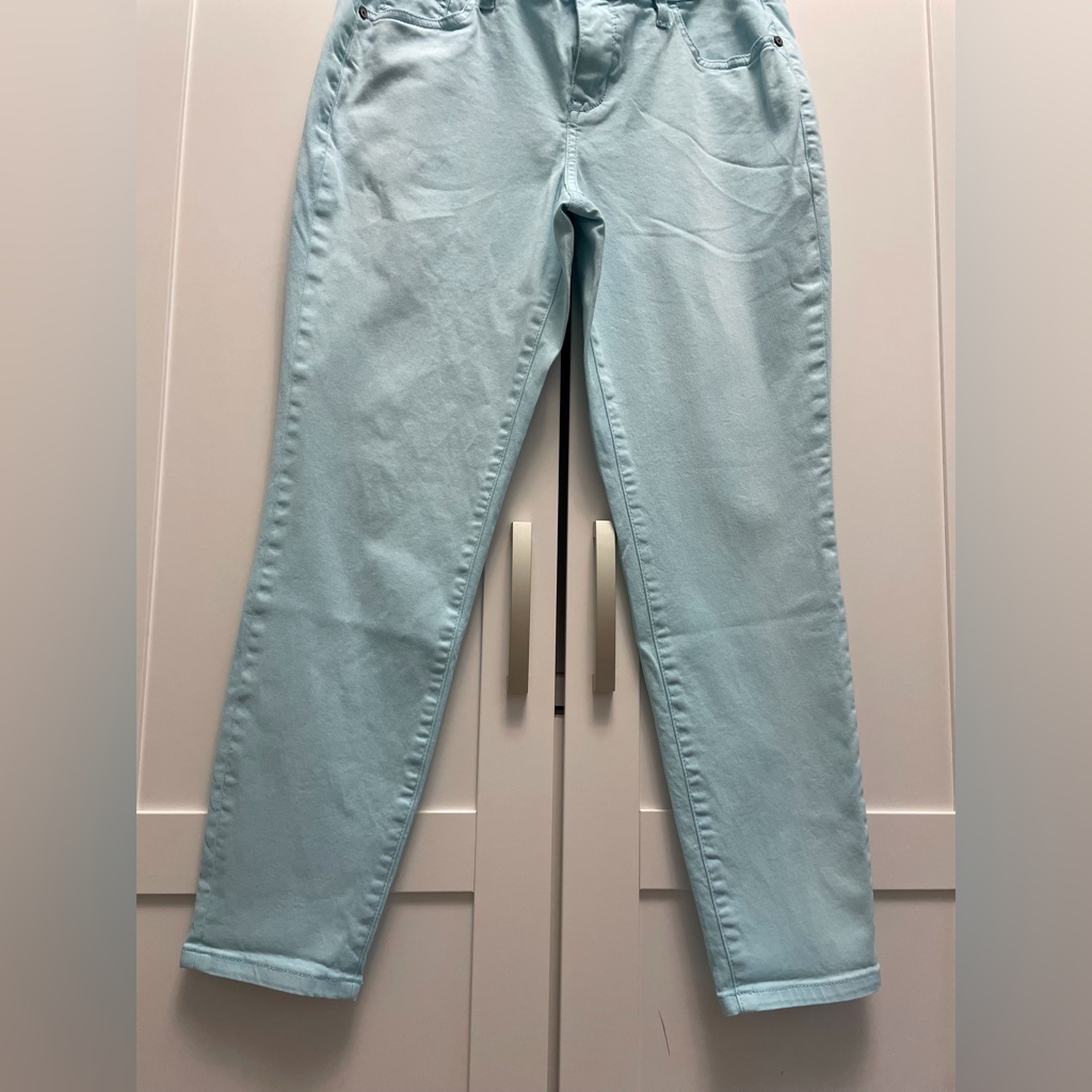 Tommy Bahama Light Blue Ankle Denim